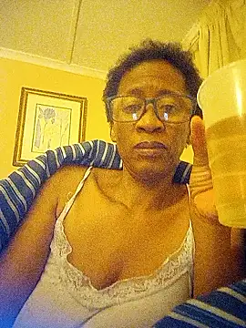 Snapshot of bustybillies chatting on December 1, 2025, 6:31 pm bustybillies online show from December 1, 2025, 6:31 pm