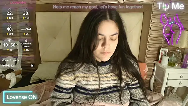 sofiaclauss online show from November 14, 2025, 2:21 pm