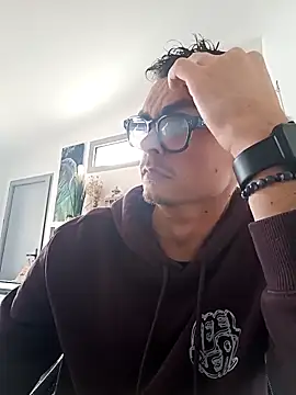 GLouglou19 online show from March 2, 2026, 2:02 pm