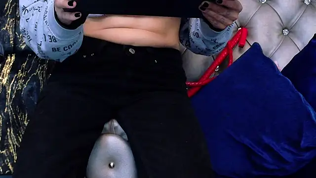 Snapshot of LusstCruella chatting on February 19, 2026, 5:32 pm LusstCruella online show from February 19, 2026, 5:32 pm