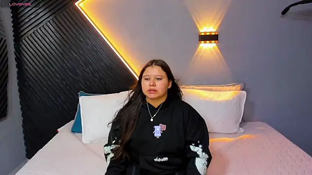 Laia and Aloby online show from March 27, 2026, 10:11 pm