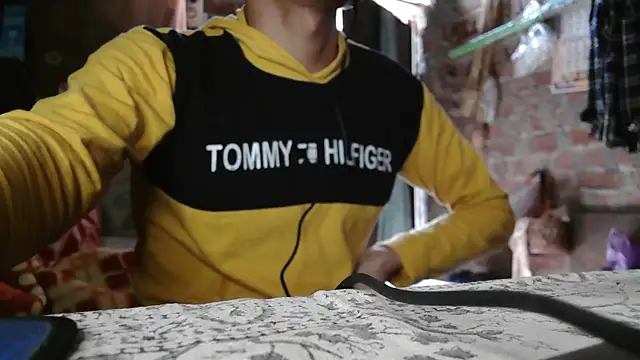 Dreamdaze2025 online show from April 9, 2026, 5:09 am