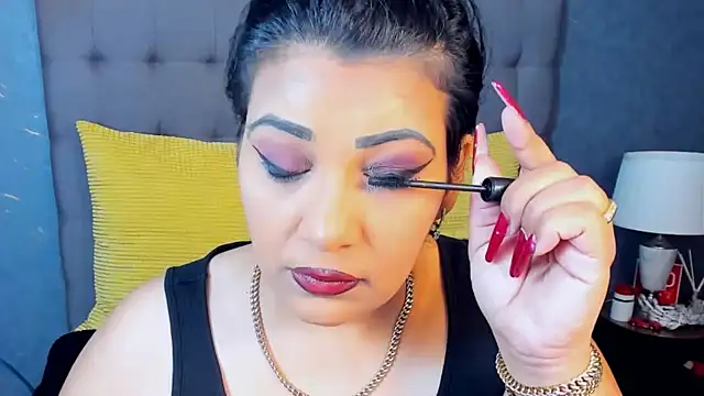 Snapshot of AmyCubes chatting on November 25, 2025, 6:25 am AmyCubes online show from November 25, 2025, 6:25 am