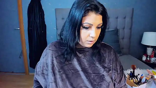 Snapshot of AmyCubes chatting on October 14, 2025, 4:35 am AmyCubes online show from October 14, 2025, 4:35 am