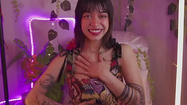 Kitty arts online show from December 6, 2024, 6:22 pm