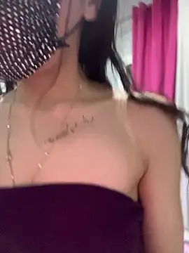 fatisexy online show from December 4, 2025, 9:25 pm