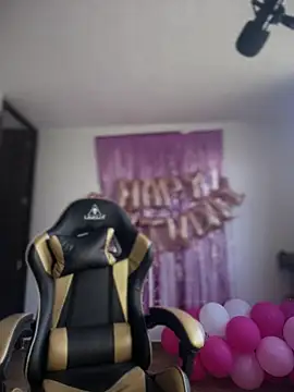 Nikol Rang   online show from April 24, 2026, 7:05 pm