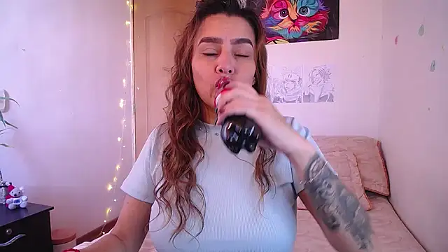 Snapshot of Lu_perez chatting on December 19, 2025, 7:05 pm Lu perez online show from December 19, 2025, 7:05 pm