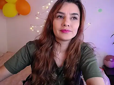 Snapshot of Lu_perez chatting on November 26, 2025, 5:46 pm Lu perez online show from November 26, 2025, 5:46 pm