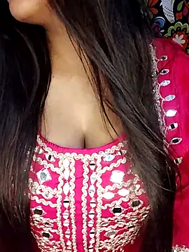 Sreya213 online show from February 26, 2026, 5:57 pm