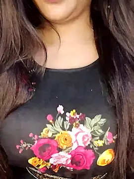 Sreya213 online show from February 24, 2026, 6:31 pm