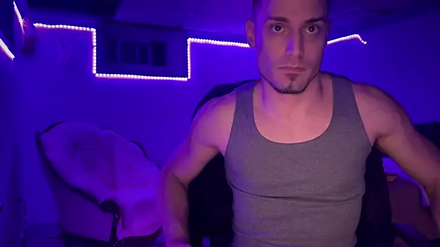 Snapshot of hot_shot_13 chatting on December 11, 2024, 8:04 am hot shot 13 online show from December 11, 2024, 8:04 am