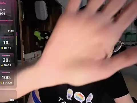 Snapshot of LisandreLaVenale chatting on November 28, 2025, 10:32 pm LisandreLaVenale online show from November 28, 2025, 10:32 pm