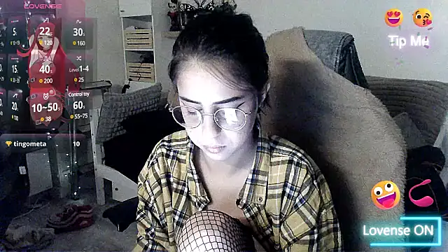 Snapshot of LisandreLaVenale chatting on December 19, 2024, 9:27 pm LisandreLaVenale online show from December 19, 2024, 9:27 pm