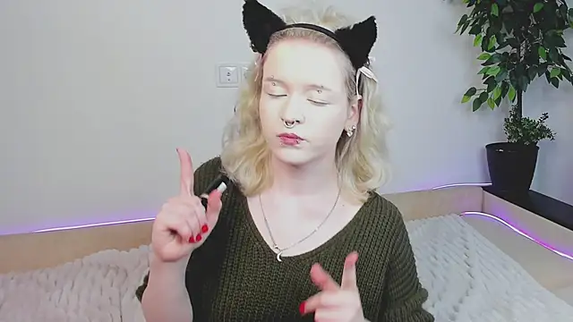 EdythElswick online show from April 4, 2026, 4:52 am