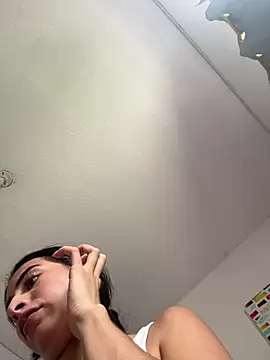 Snapshot of IssabellaLopez chatting on May 20, 2026, 4:48 pm IssabellaLopez online show from May 20, 2026, 4:48 pm