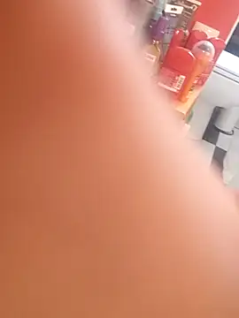 Snapshot of swingr chatting on March 18, 2025, 10:28 am swingr online show from March 18, 2025, 10:28 am