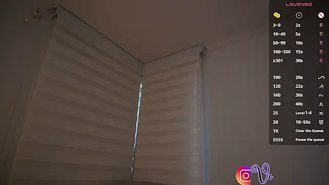 Snapshot of venusleroy_ chatting on November 15, 2025, 9:52 pm venusleroy online show from November 15, 2025, 9:52 pm