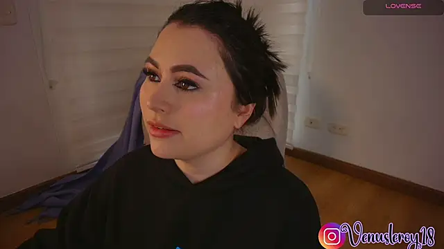 Snapshot of venusleroy_ chatting on October 21, 2025, 9:47 pm venusleroy online show from October 21, 2025, 9:47 pm