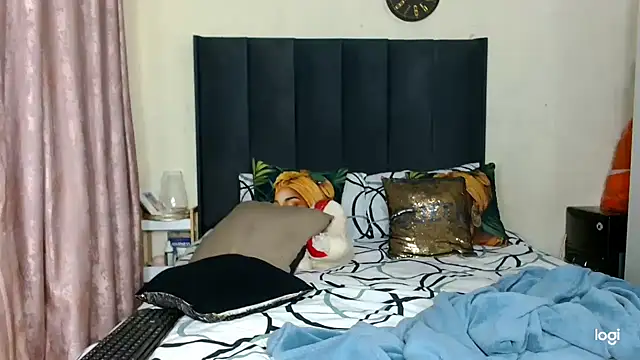 Snapshot of quenliyasa chatting on January 11, 2026, 9:11 pm quenliyasa online show from January 11, 2026, 9:11 pm