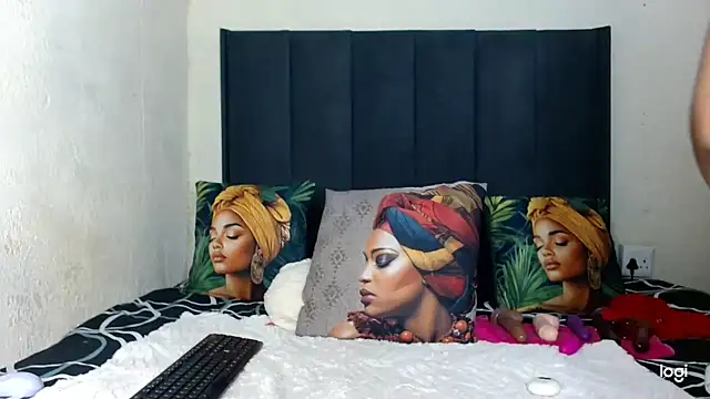 quenliyasa online show from March 26, 2026, 7:45 pm