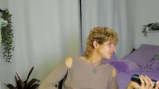 Snapshot of santy-kitty chatting on September 28, 2025, 1:12 am santy-kitty online show from September 28, 2025, 1:12 am