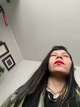 Snapshot of EemaHaruki chatting on February 16, 2025, 6:43 pm EemaHaruki online show from February 16, 2025, 6:43 pm