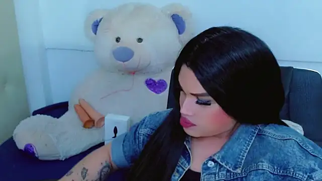 NathaliaCross online show from October 18, 2025, 8:44 pm
