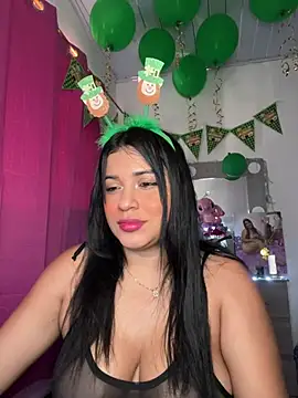 perlita05 online show from March 18, 2026, 8:53 pm