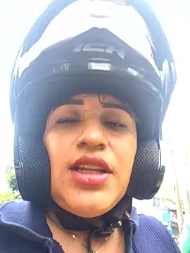 perlita05 online show from October 31, 2025, 5:31 pm