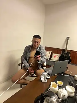 Snapshot of ShaoZian_1 chatting on November 6, 2025, 6:34 pm ShaoZian 1 online show from November 6, 2025, 6:34 pm