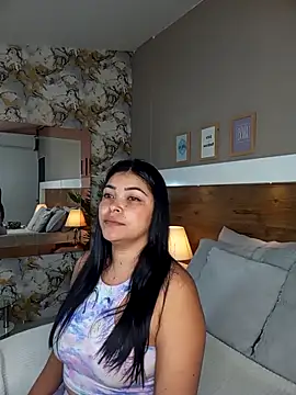 EmaBakker online show from November 5, 2025, 12:08 pm