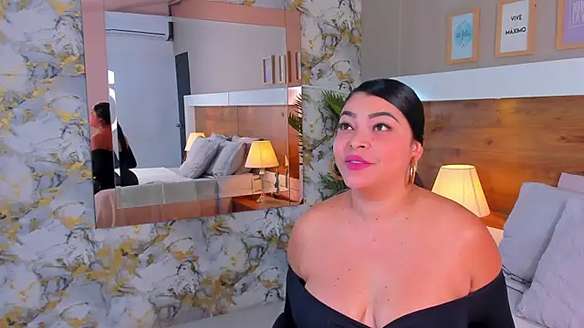 EmaBakker online show from December 2, 2025, 11:23 am