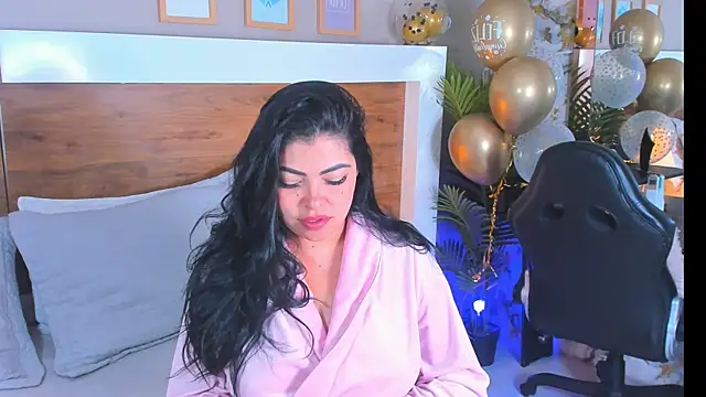 EmaBakker online show from April 12, 2026, 11:46 am