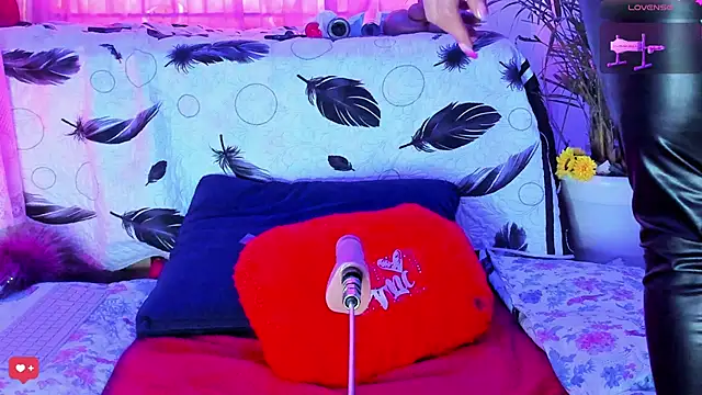 Snapshot of Venus_R0se chatting on March 7, 2025, 9:38 pm Venus R0se online show from March 7, 2025, 9:38 pm