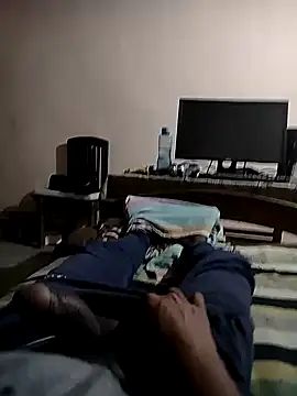 pura43 online show from February 9, 2025, 5:01 pm