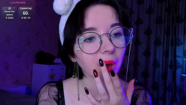 Nora Failure online show from November 7, 2025, 1:15 pm