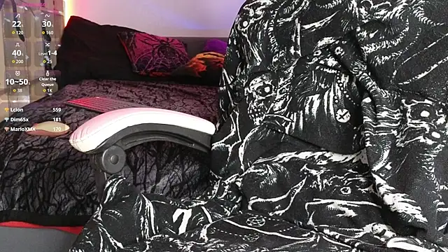 Snapshot of Devil_s_bride chatting on January 18, 2026, 8:45 pm Devil s bride online show from January 18, 2026, 8:45 pm