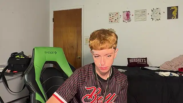 twentywithafelonyy online show from November 14, 2025, 6:39 am