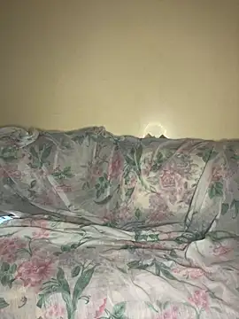 Layla-daloua online show from December 21, 2024, 1:47 am