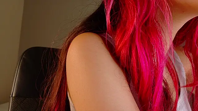 Snapshot of ParisFox_ chatting on November 12, 2025, 8:23 pm ParisFox online show from November 12, 2025, 8:23 pm