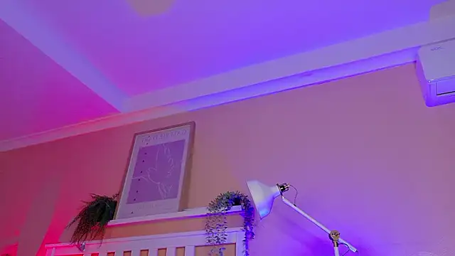 Snapshot of ParisFox_ chatting on March 5, 2026, 8:38 pm ParisFox online show from March 5, 2026, 8:38 pm