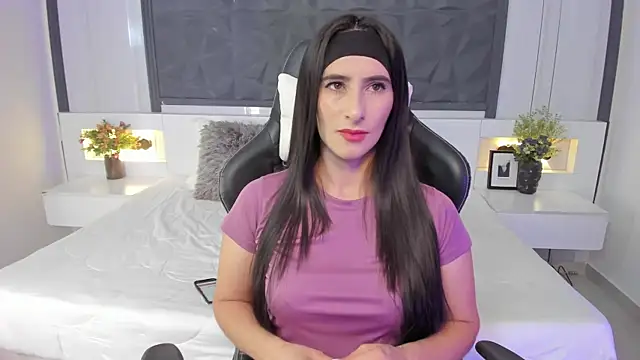 Snapshot of SaraGomez1 chatting on November 13, 2025, 1:48 pm SaraGomez1 online show from November 13, 2025, 1:48 pm