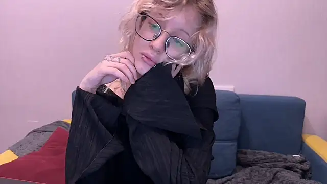 Snapshot of moundliicht1 chatting on November 2, 2025, 7:52 pm moundliicht1 online show from November 2, 2025, 7:52 pm