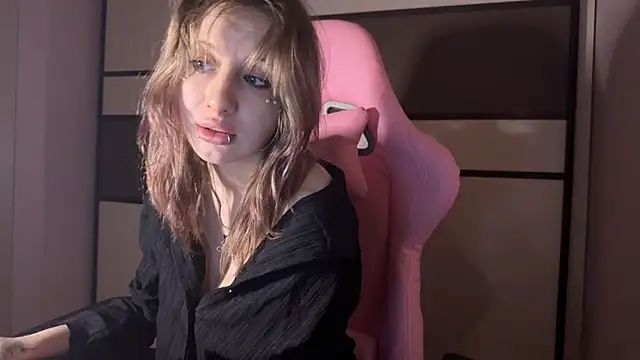 Snapshot of moundliicht1 chatting on January 8, 2026, 8:15 pm moundliicht1 online show from January 8, 2026, 8:15 pm