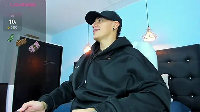 Lobo 17  online show from November 27, 2025, 3:29 am