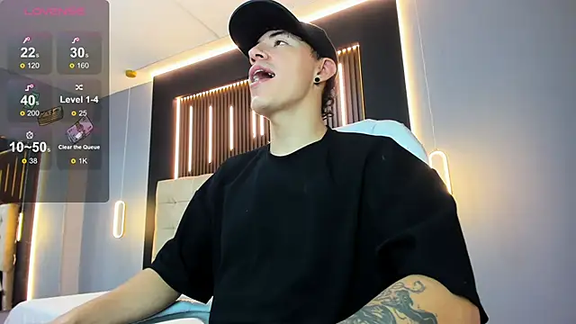 Lobo 17  online show from April 12, 2026, 3:43 am