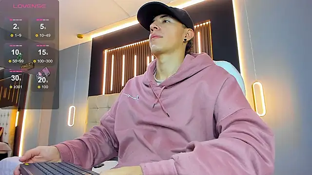 Lobo 17  online show from March 17, 2026, 3:42 am