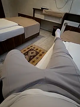 Snapshot of KarlosCarutox chatting on November 29, 2025, 7:41 am KarlosCarutox online show from November 29, 2025, 7:41 am