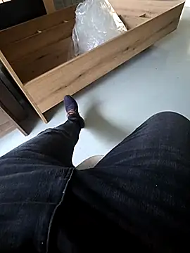 Snapshot of KarlosCarutox chatting on December 4, 2025, 9:19 am KarlosCarutox online show from December 4, 2025, 9:19 am